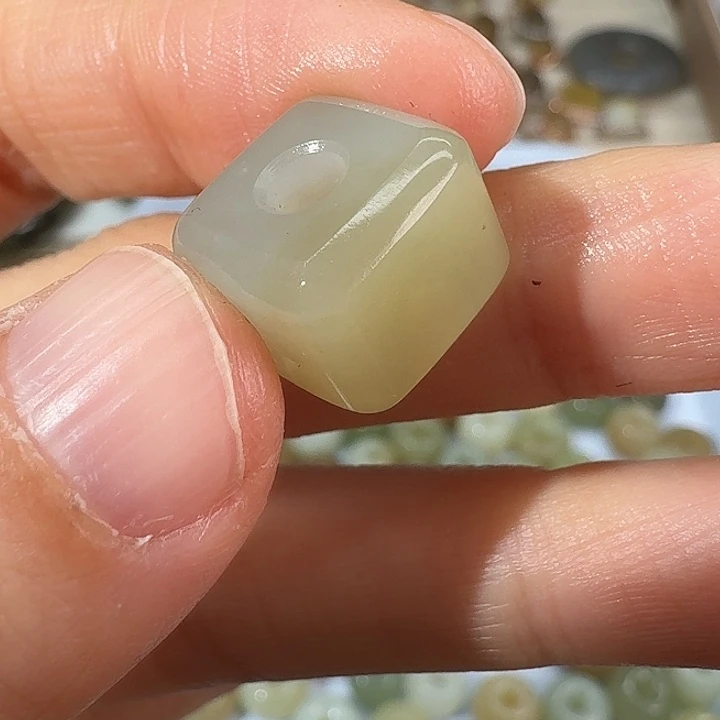 和田玉（糖玉）未镶嵌颈饰79