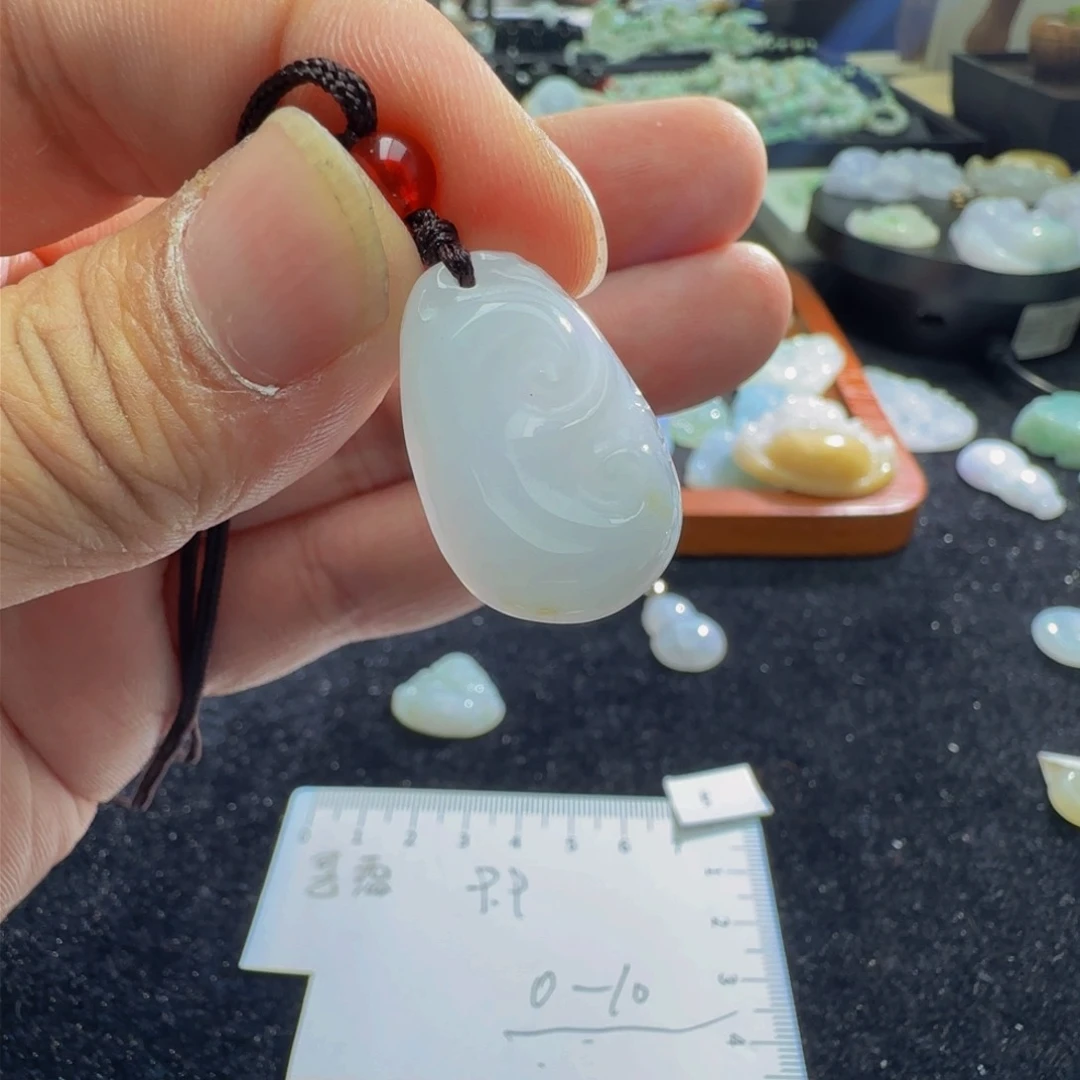 翡翠吊坠(不含链)未镶嵌月**慕