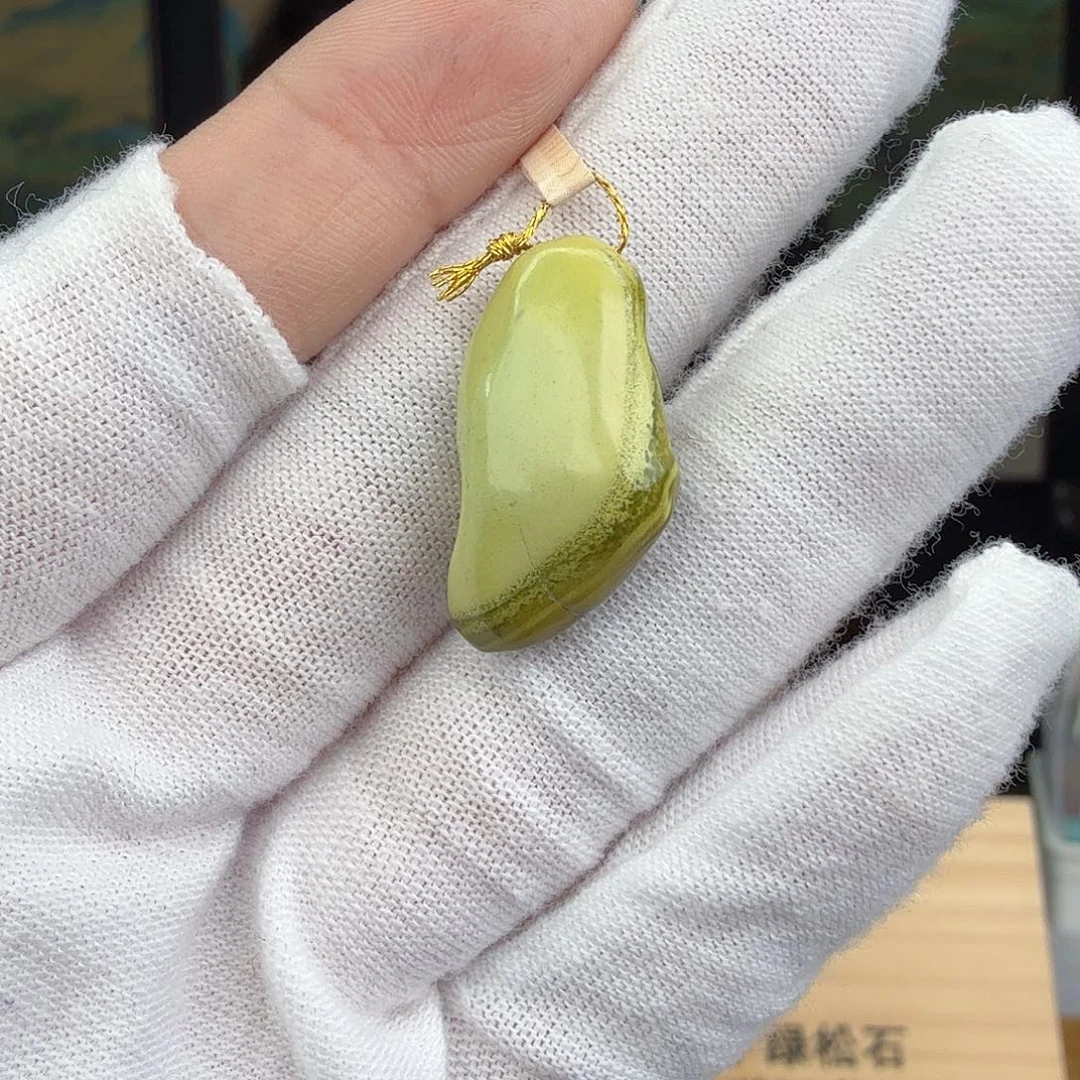 ****绿松石未镶嵌珠宝奇石