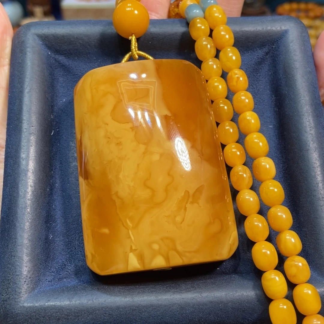 琥珀颈饰未镶嵌蜜蜡
