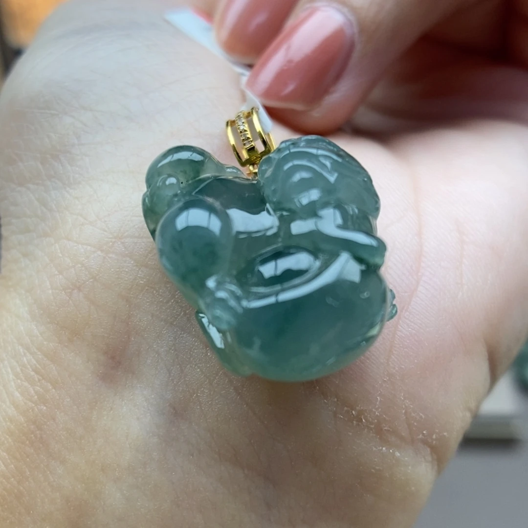 翡翠18K金镶嵌颈饰吊坠60