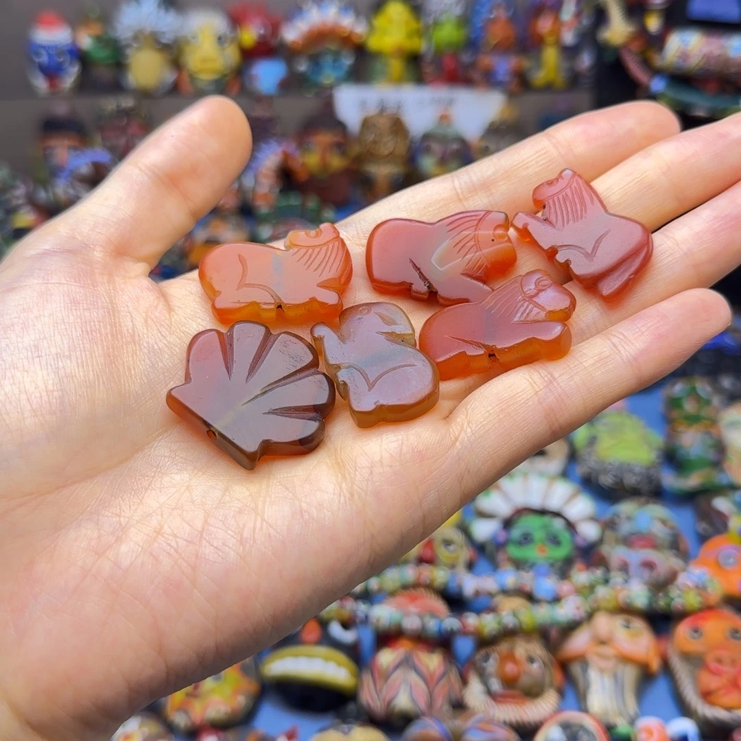 琉璃非金属玻璃颈饰动物款小瑙一个