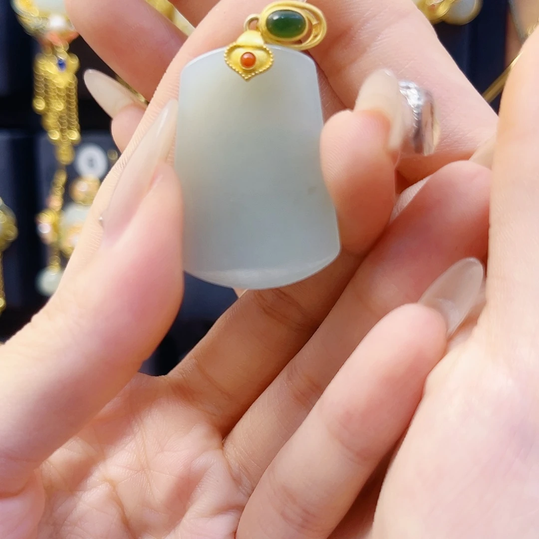 和田玉银S925镀金镶嵌颈饰