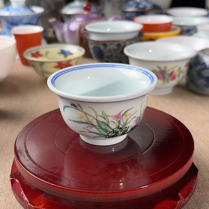 陶瓷艺术作品小杯子