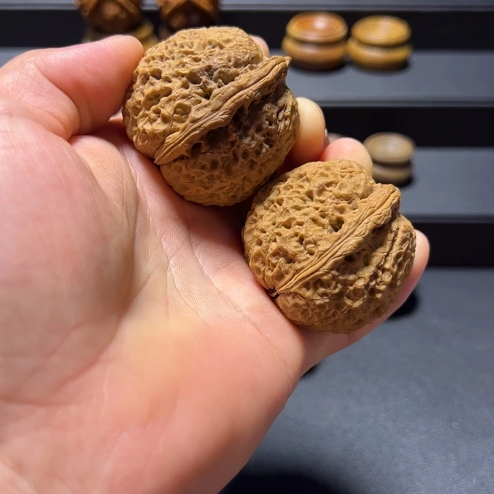 文玩核桃把件B蚂蚁纹铁狮子46mm