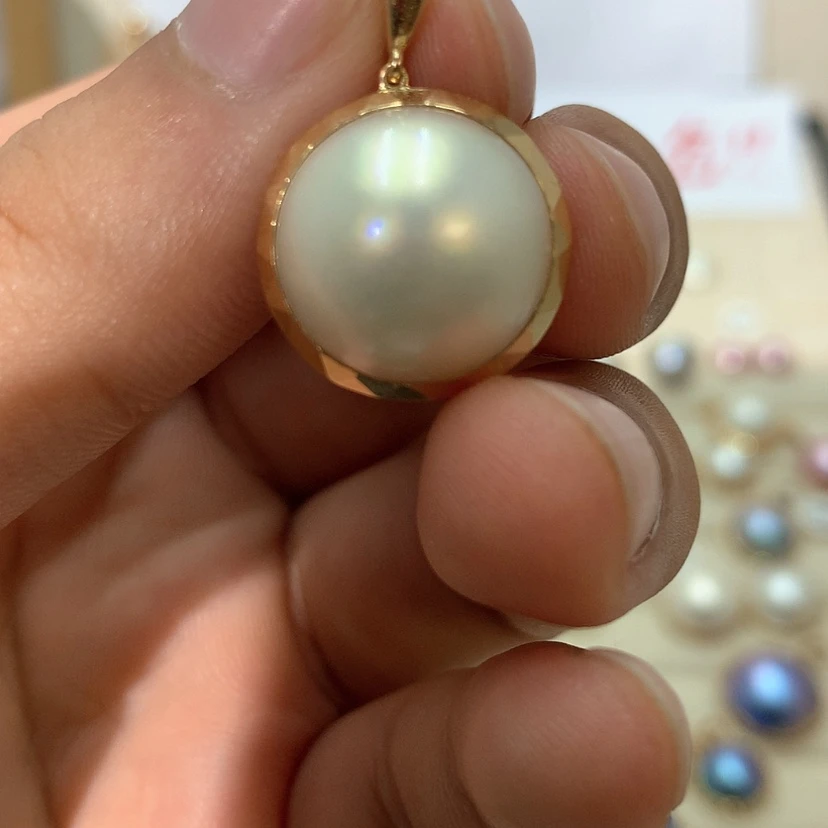 【闪购商品】18K金镶嵌颈饰拼合珍珠（马贝珠）