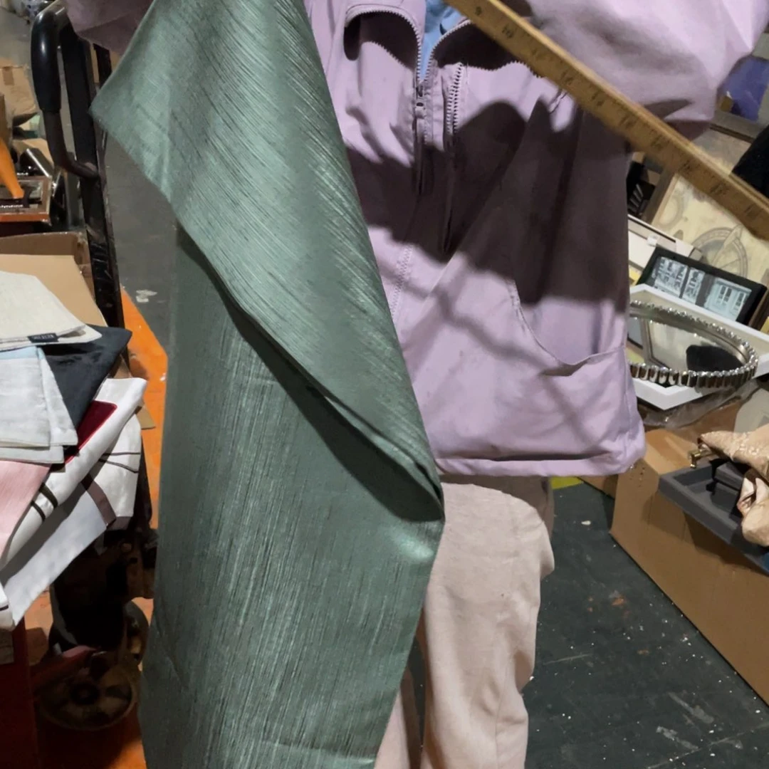 陶瓷花瓶，仿真绿植。