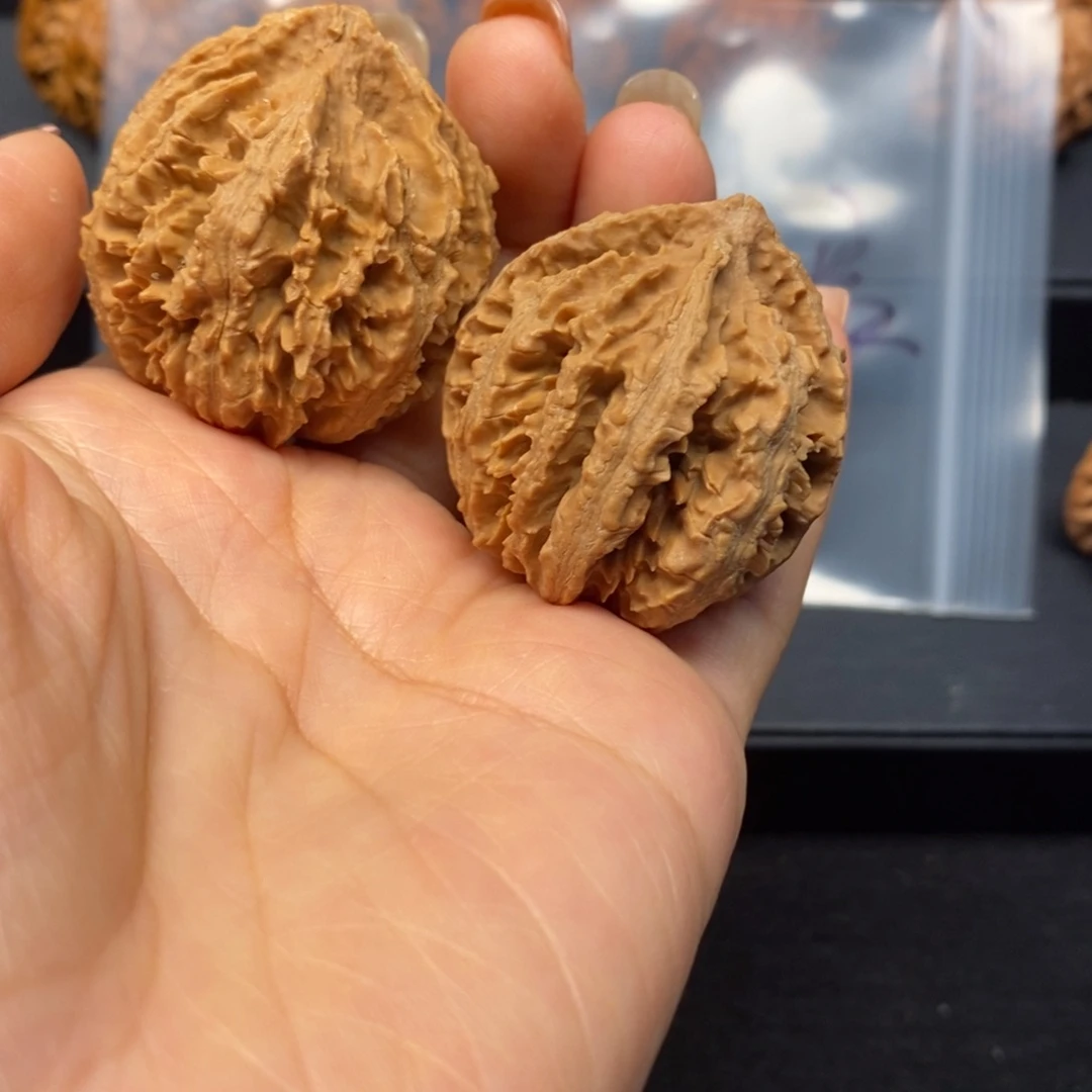 核桃手串/手链秦岭南侧为三叠瀑布环绕之中