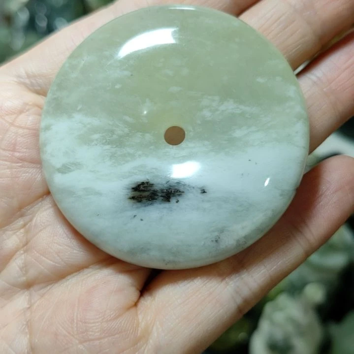 岫玉未镶嵌平安扣