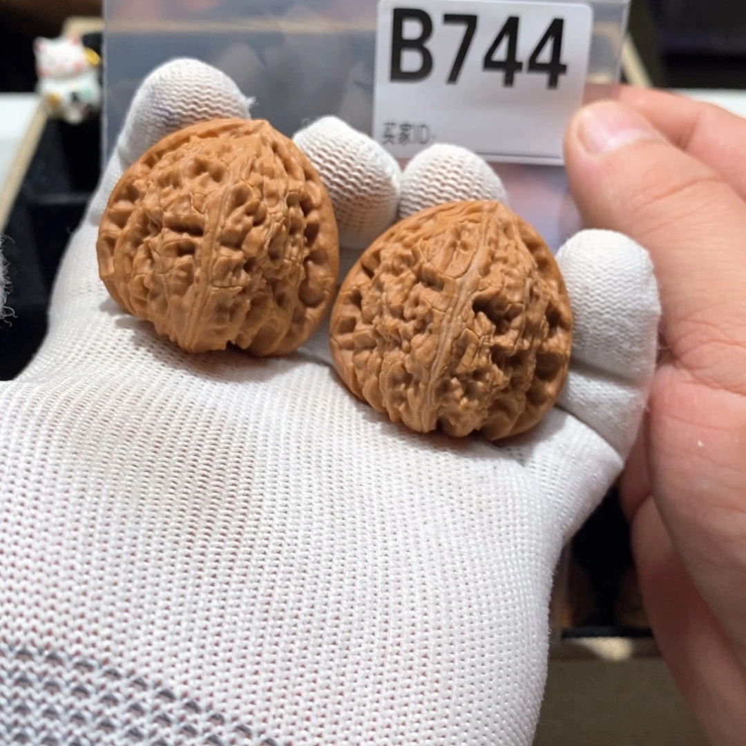 文玩核桃手串B744三角白37（修）非定向