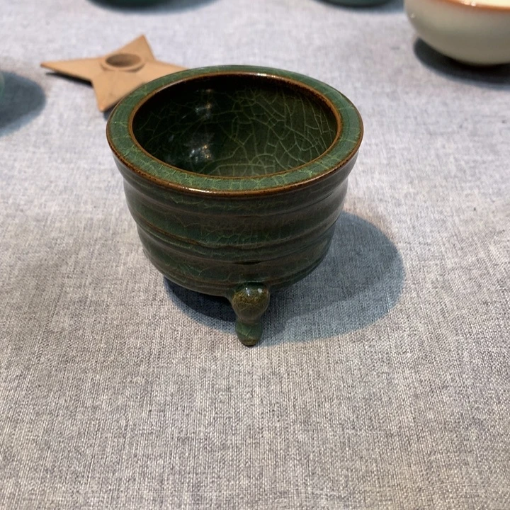 清***乐龙泉青瓷手工哥窑三足炉