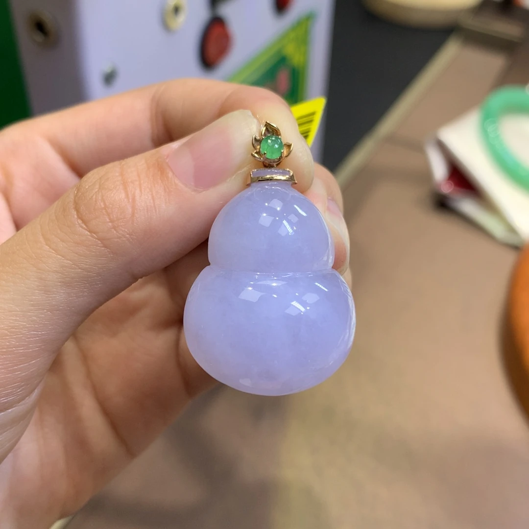 翡翠18K金镶嵌颈饰翡翠