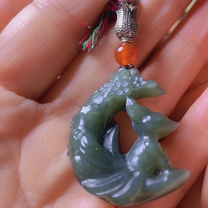 未镶嵌岫岩河磨玉（透闪石质玉）把件