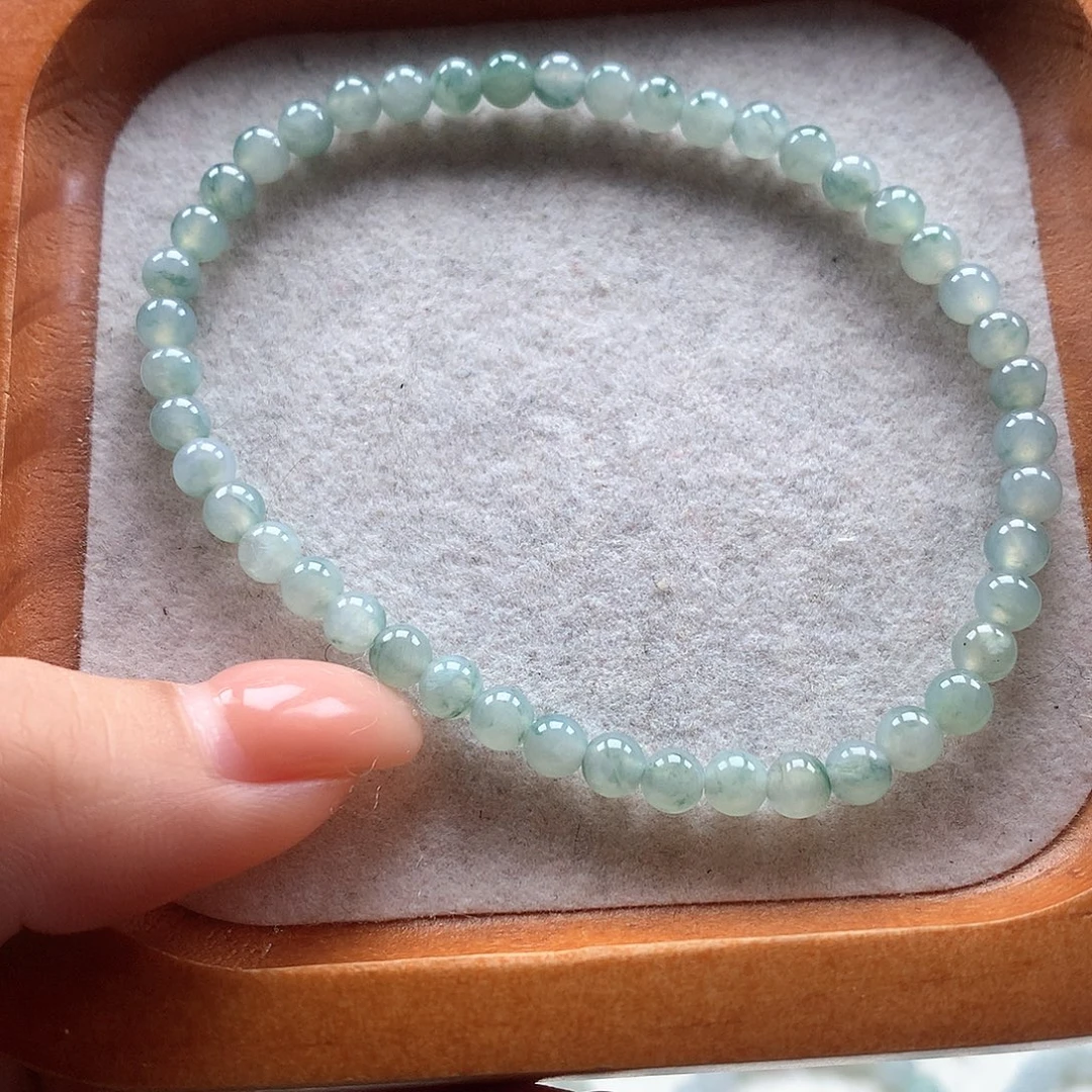 翡翠未镶嵌手串飘花4.5