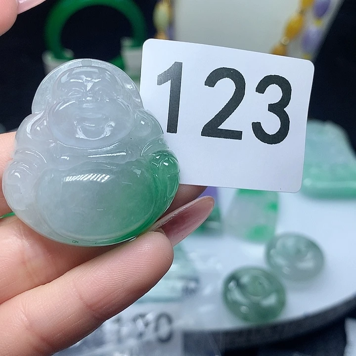 翡翠吊坠(赠链)未镶嵌