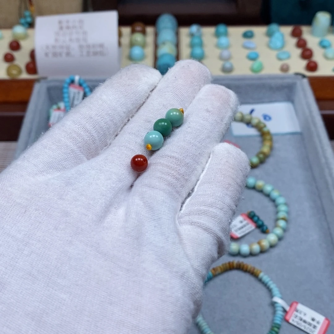 南红玛瑙配饰未镶嵌