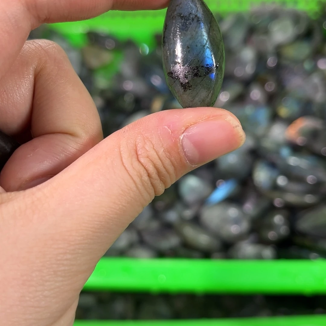 拉长石吊坠未镶嵌尾*