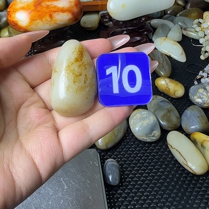 和田玉（糖玉）未镶嵌挂件