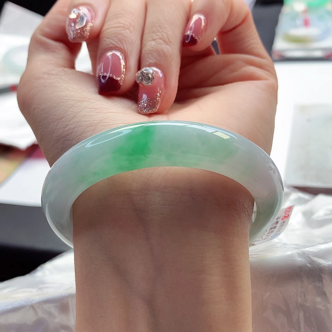 翡翠手镯未镶嵌54-55圈口捡漏