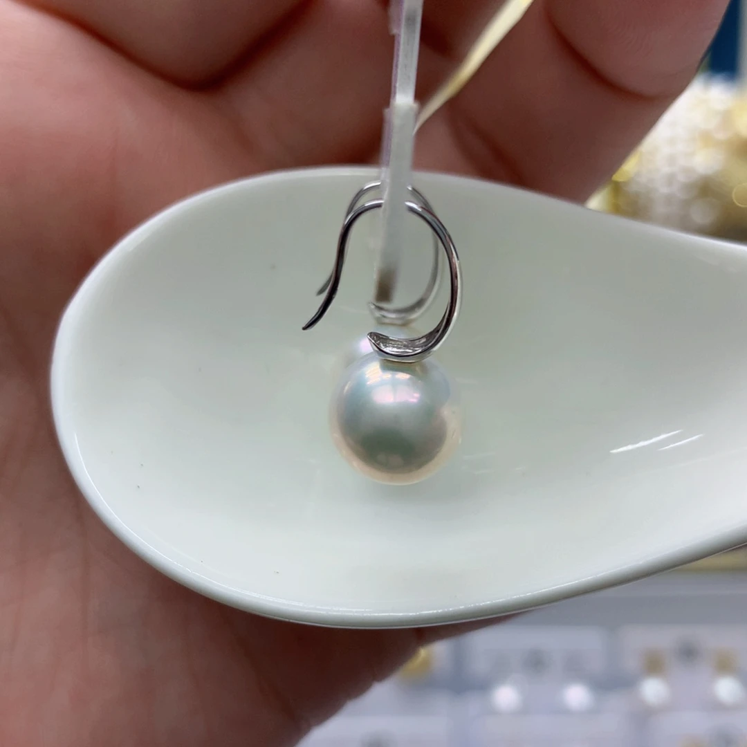 18K金镶嵌淡水珍珠耳饰