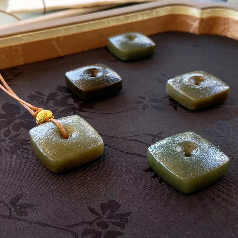 CA83【敦煌】和田玉新疆糖青原料方牌