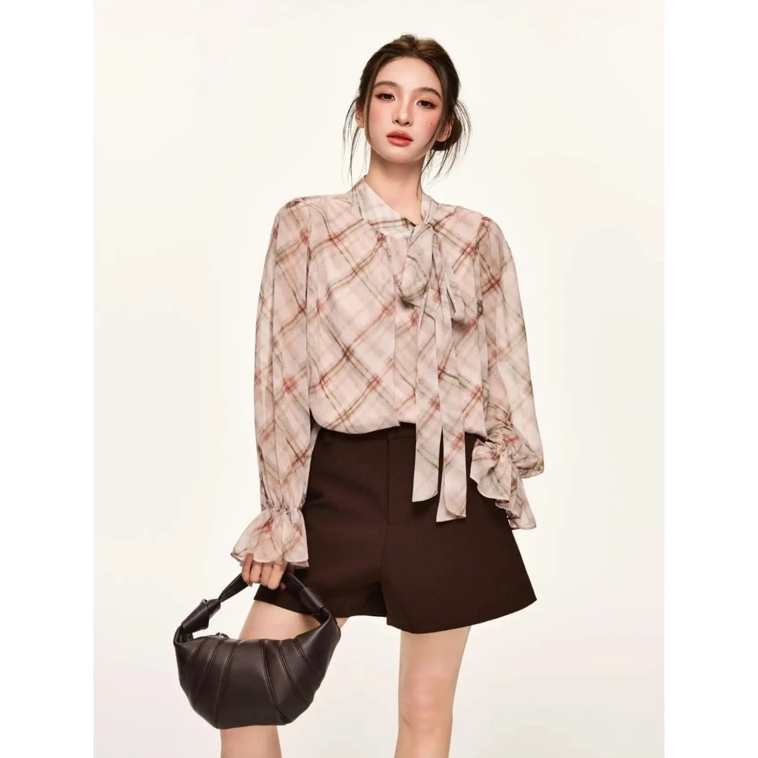 法式复古格纹衬衫女秋设计感甜美显瘦荷叶边正肩长袖上衣  82031