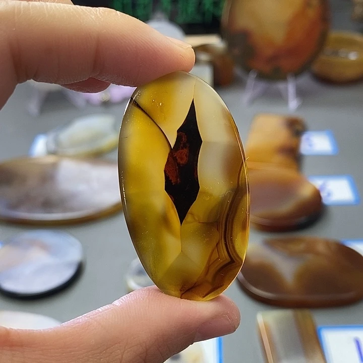 玛瑙/玉髓未镶嵌珠宝半成品