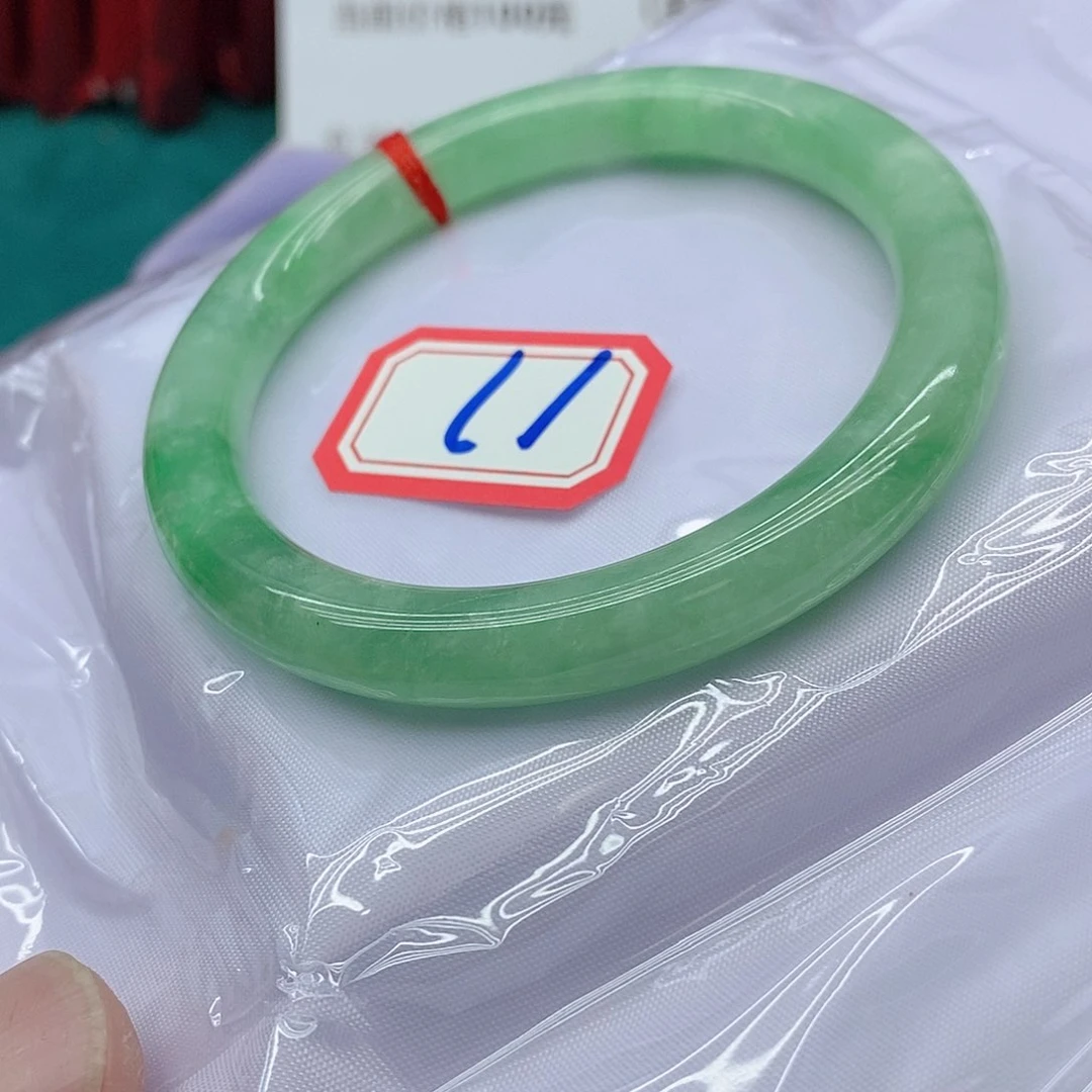 翡翠手镯未镶嵌芳**园177777777