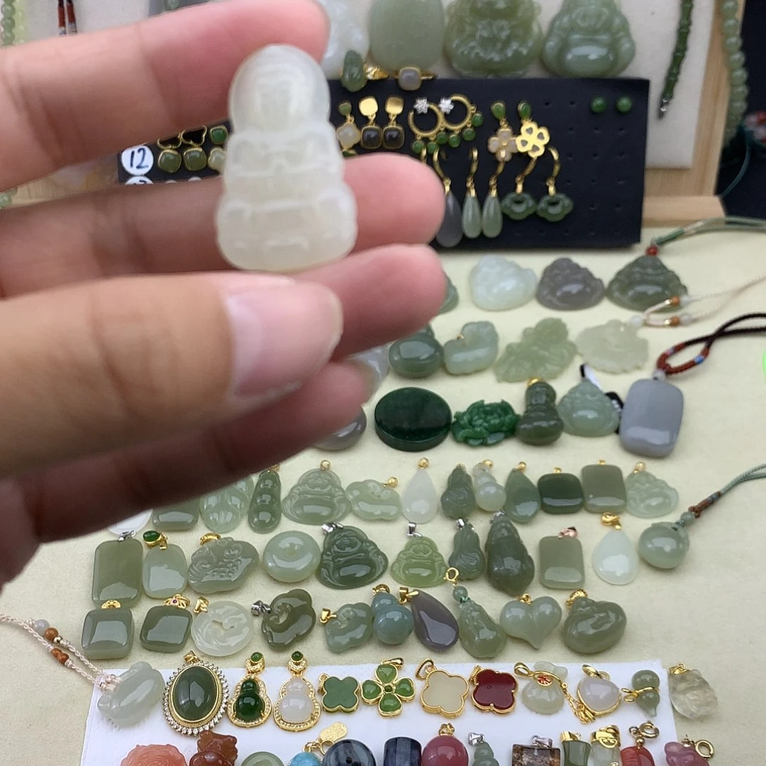 和田玉未镶嵌吊坠(不含链)