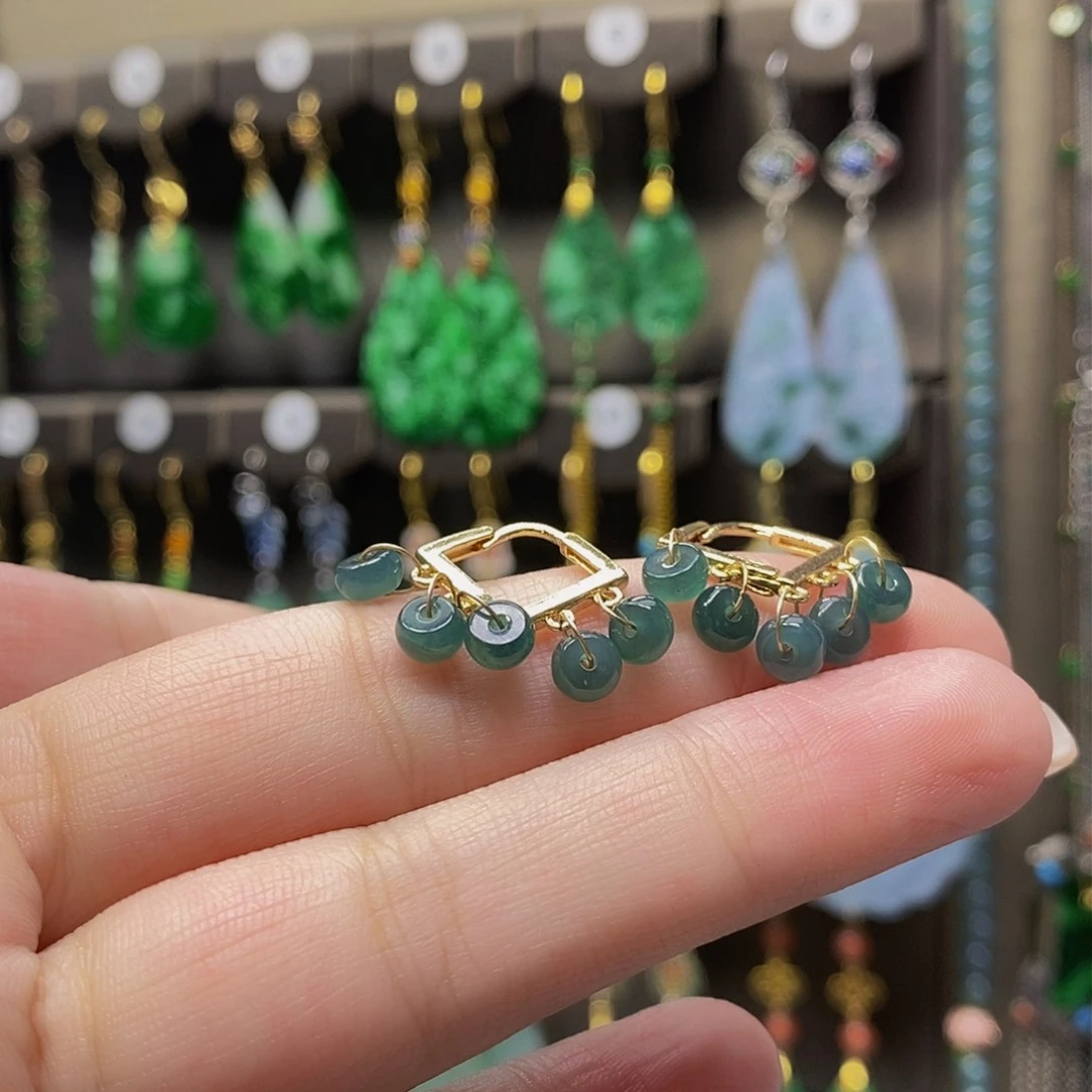 未镶嵌翡翠耳饰翡翠