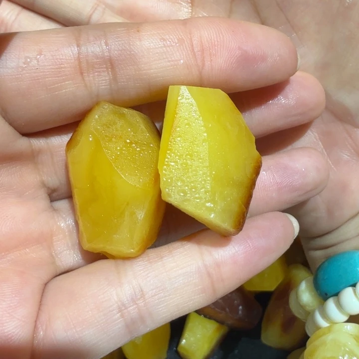 潇***樂定制琥珀未镶嵌蜜蜡