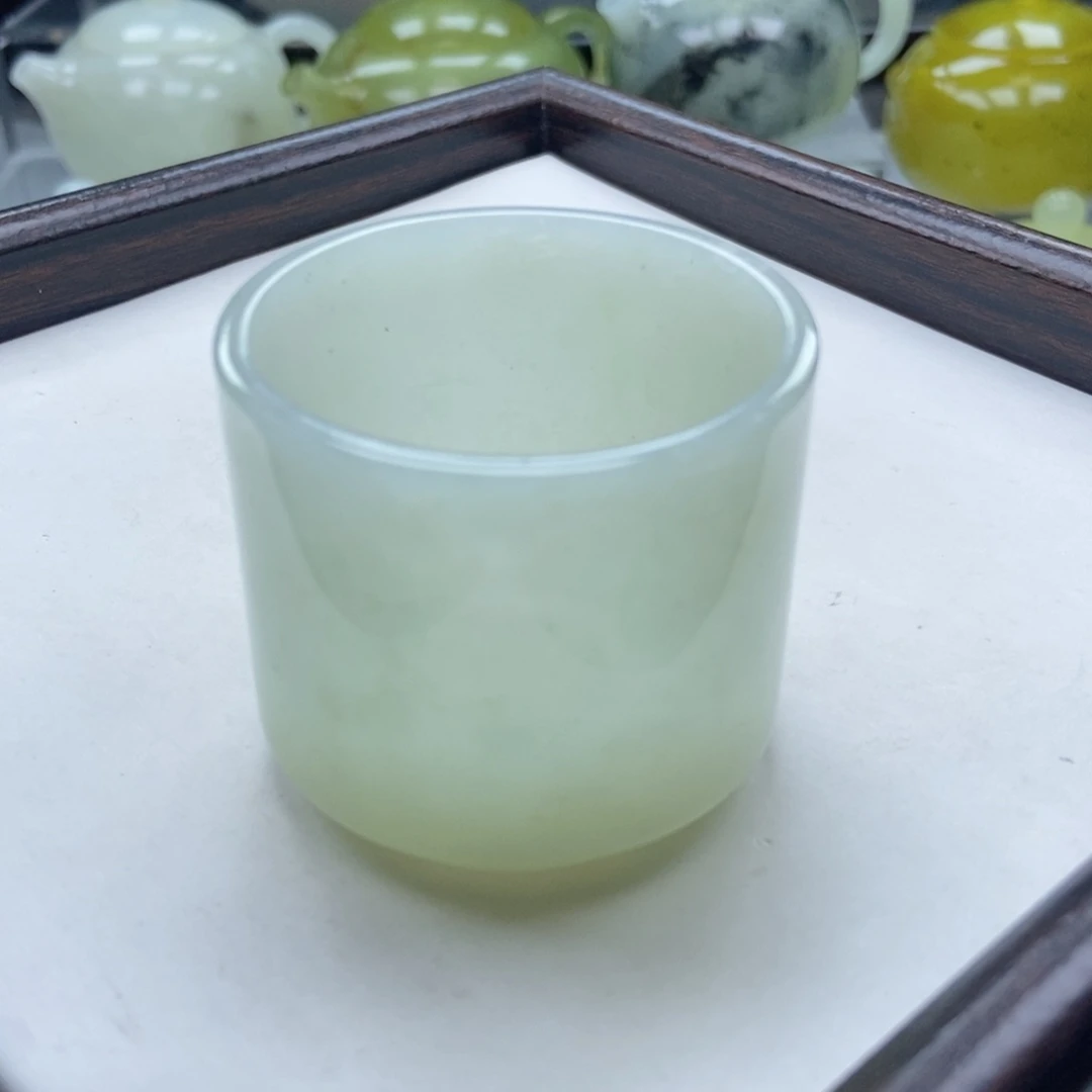 蛇纹石玉未镶嵌水杯