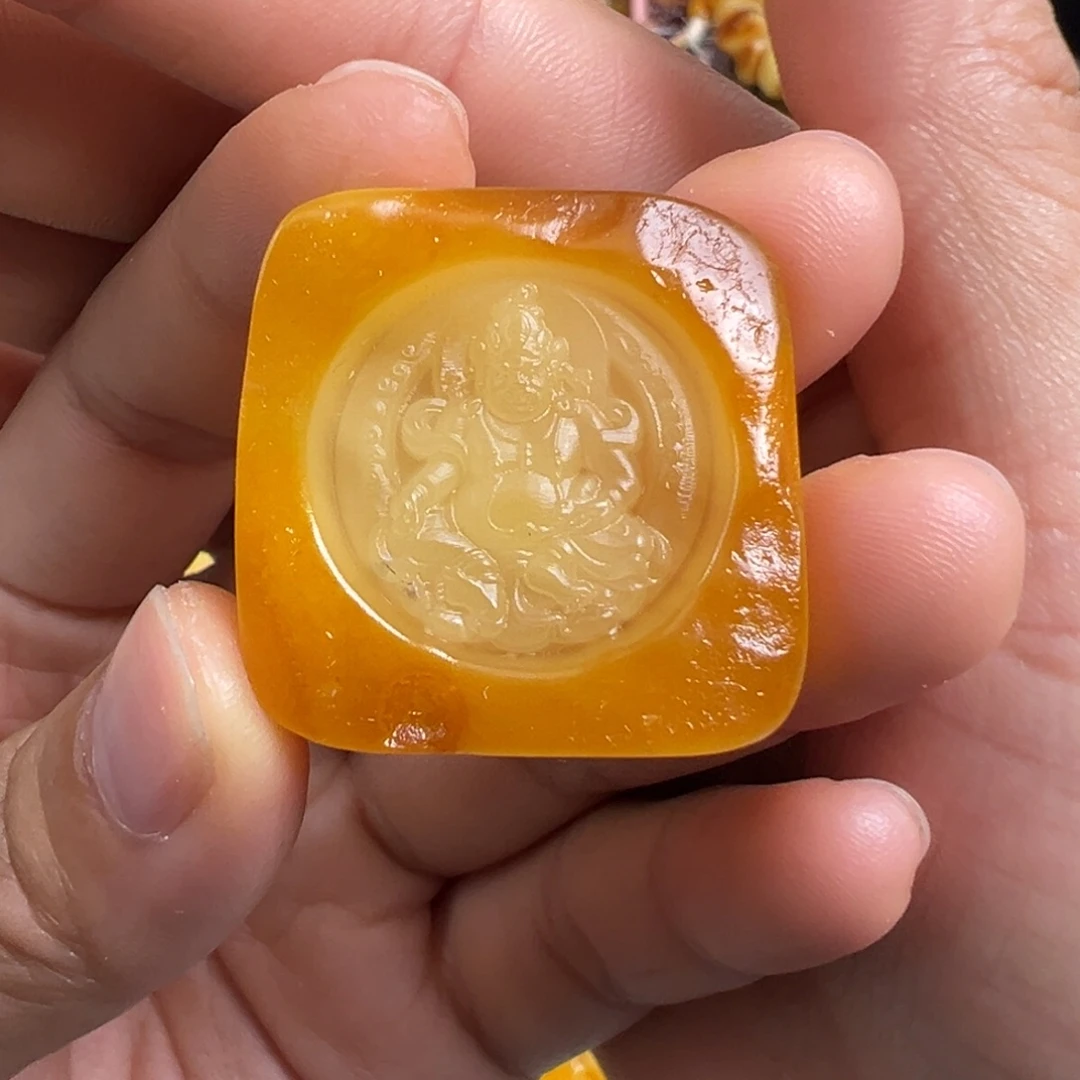 蜜蜡未镶嵌裸石微瑕