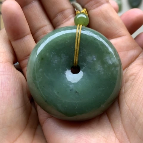 【闪购商品】透闪石质玉未镶嵌挂件