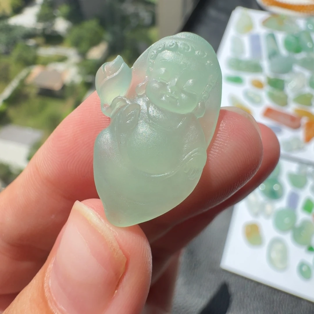 定制翡翠未镶嵌冰种甜绿宝宝佛