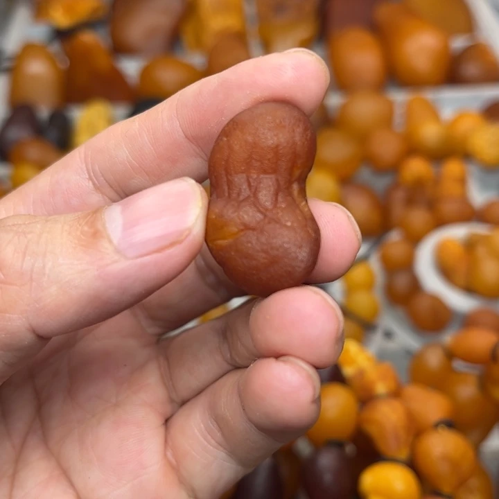 琥珀未镶嵌裸石天然蜜蜡吊坠