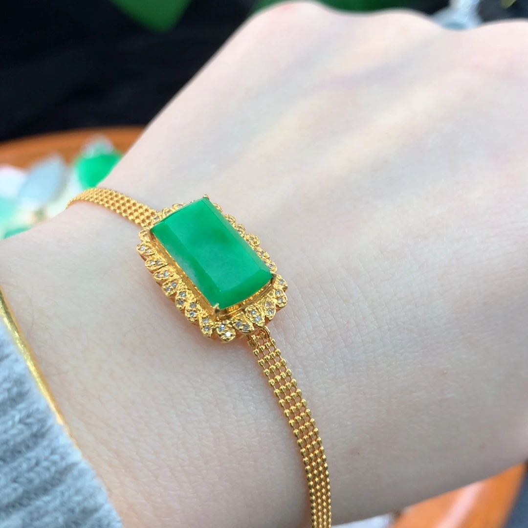 翡翠吊坠(不含链)18K金镶嵌