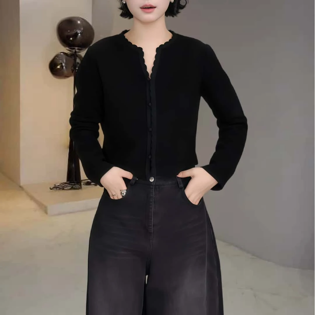 2025秋季澳粒绒卫衣女花边领盘扣正肩纯色开衫休闲百搭时尚上衣