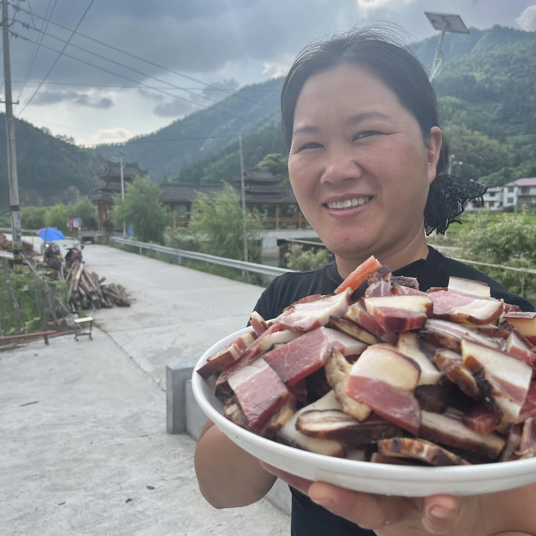 小片腊肉湘西农家柴火烟熏传统工艺湖南城步苗寨特产美食小袋装