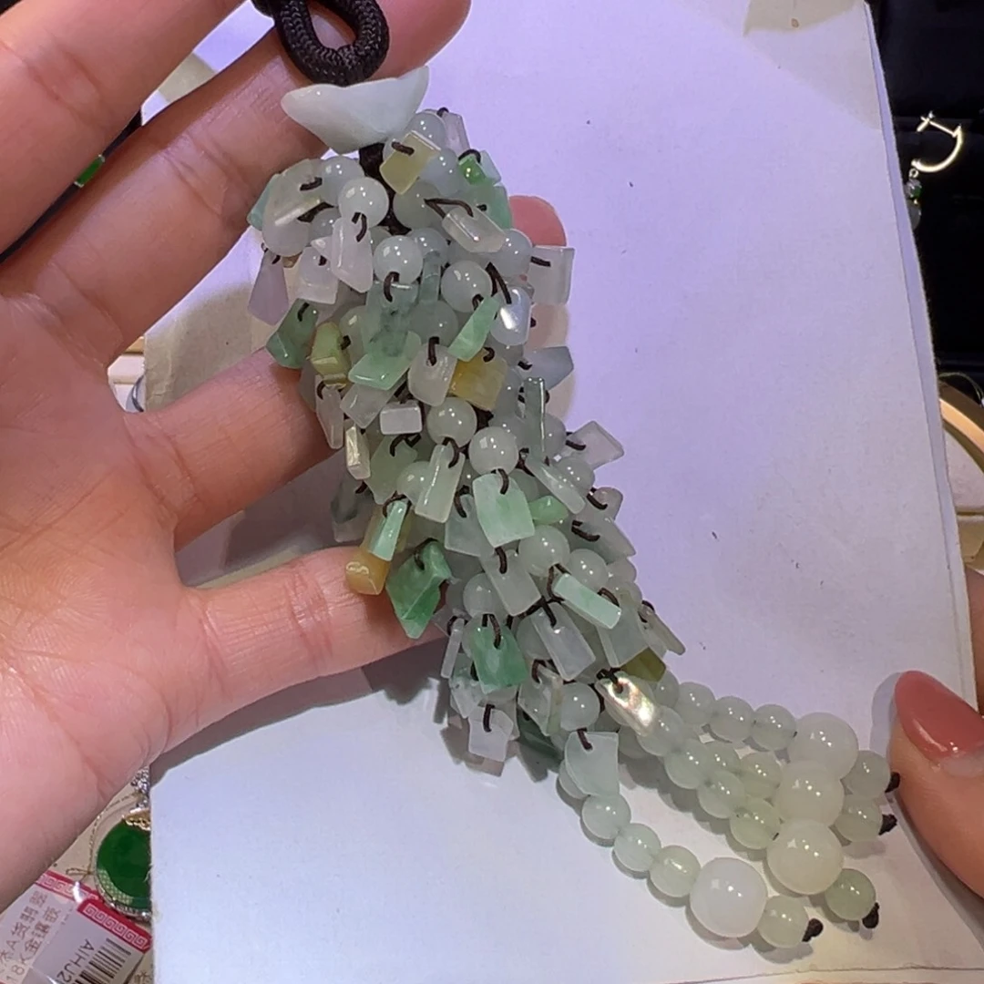 翡翠颈饰未镶嵌吊坠