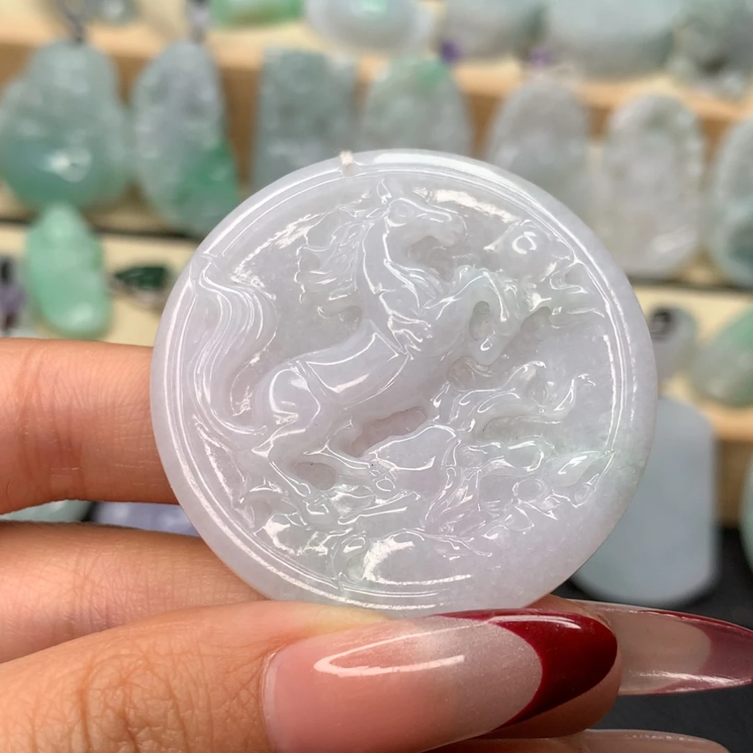 翡翠颈饰未镶嵌马牌吊坠