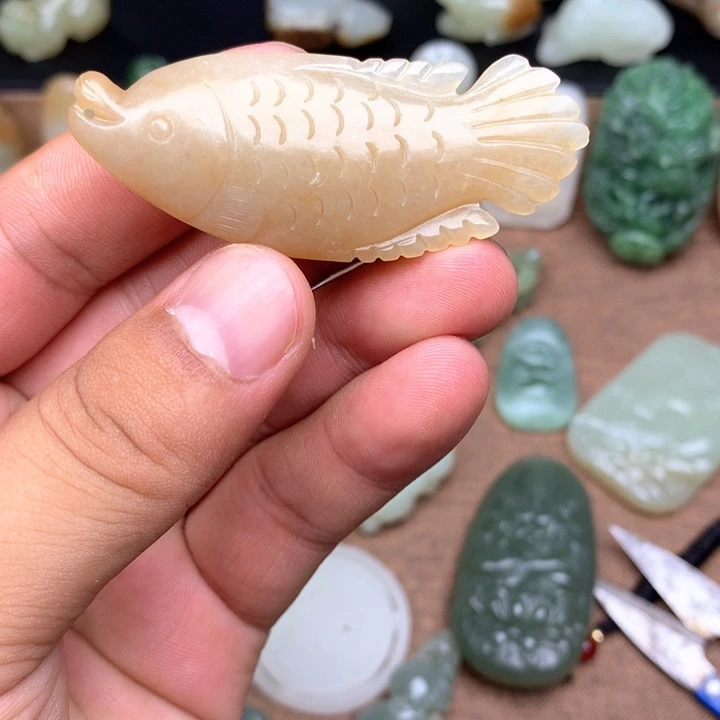 和田玉（糖玉）未镶嵌颈饰