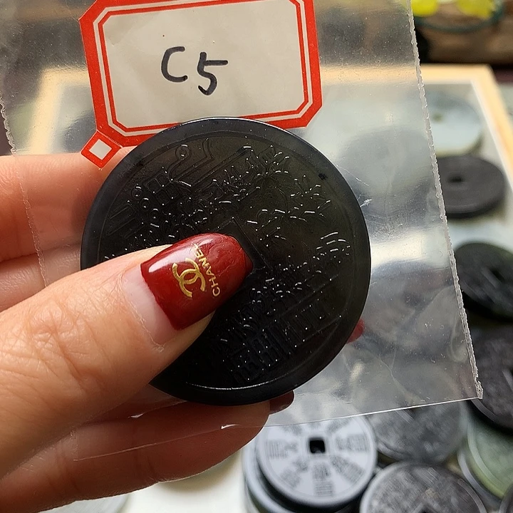 媛***芸蛇纹石玉未镶嵌颈饰