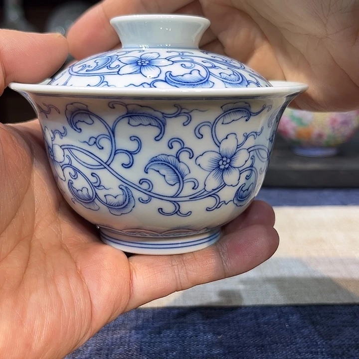 瓷盖碗青花缠枝盖碗
