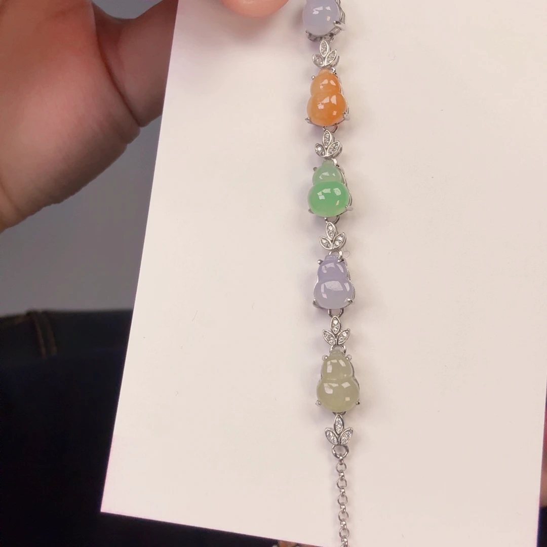 翡翠颈饰未镶嵌一件