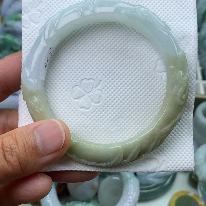 翡翠未镶嵌手镯56.5圈