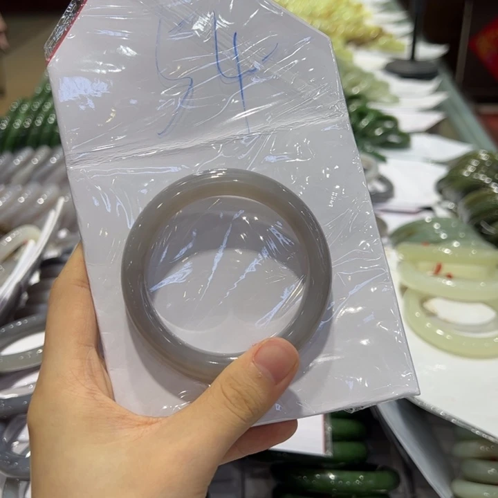 和田玉手镯未镶嵌海****）