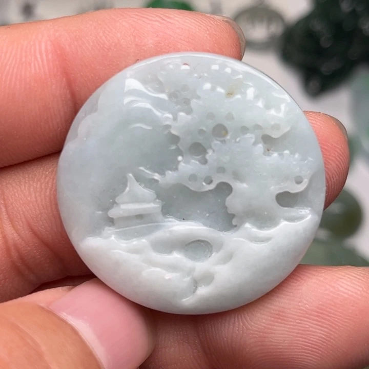 翡翠未镶嵌颈饰山水