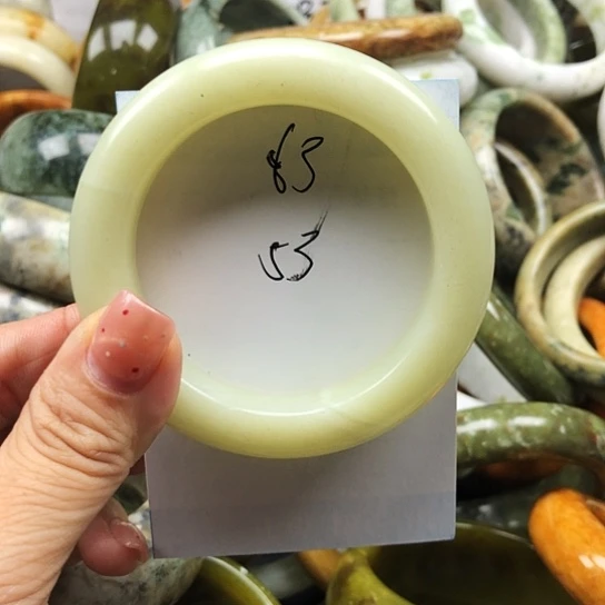 未镶嵌蛇纹石玉手镯