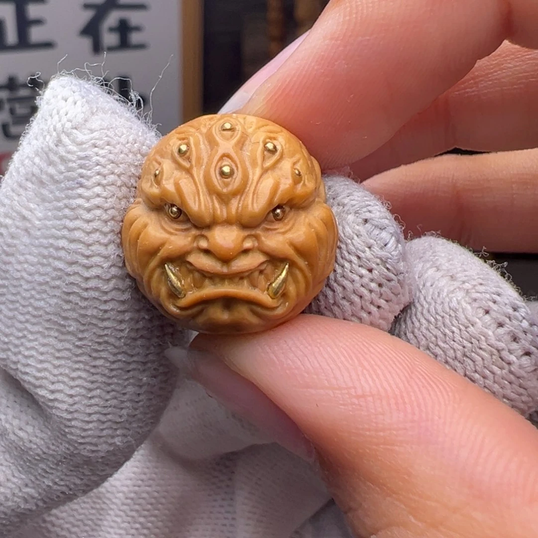 文玩核桃把件镶嵌款九目獠牙18左右尺寸全品有正常封口线